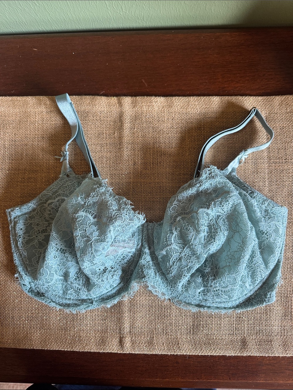 Victoria's Secret Push Up Without Padding Aqua Lace Underwire Bra Size 38DDD